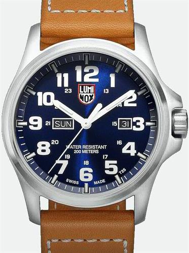 Atacama Field Day Date 1920 a.1924 - Luminox Land Collection wrist